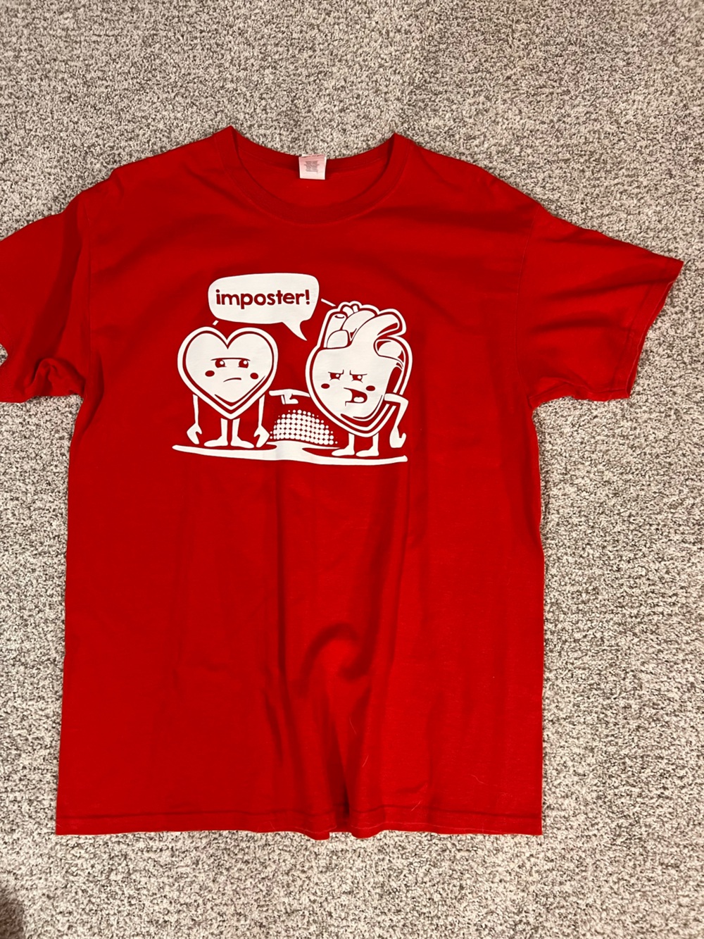 Gildan Red Crewneck T-Shirt with White Tag